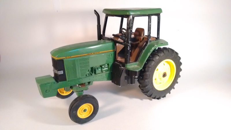 Illustration for article titled TRACTORS.